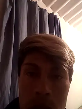 dani07-yalver's cam snapshot