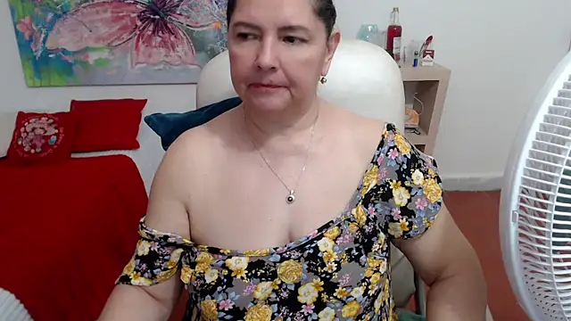 leonela_69's cam snapshot