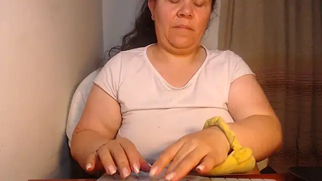 agathamiller01's cam snapshot