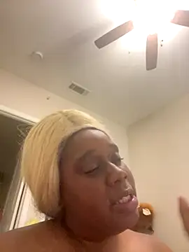 bigmama_deshayyy's cam snapshot