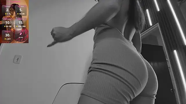 Pleasure_Vibes23's cam snapshot