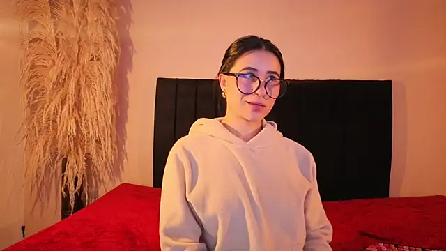 ChloeTurner_'s cam snapshot