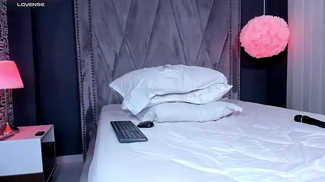 Pamela_Johnsonn's cam snapshot