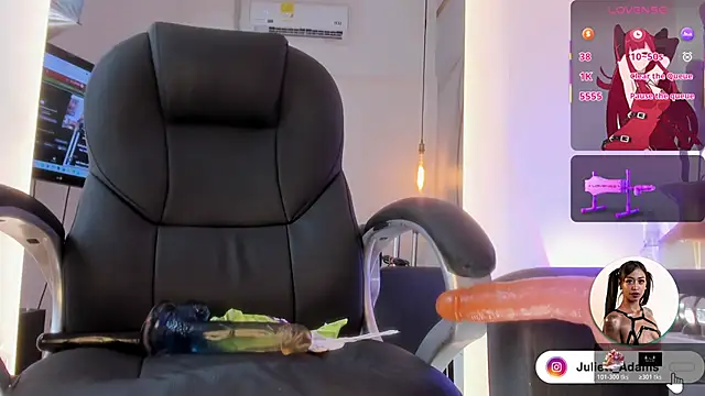 Juliett_Adams_'s cam snapshot