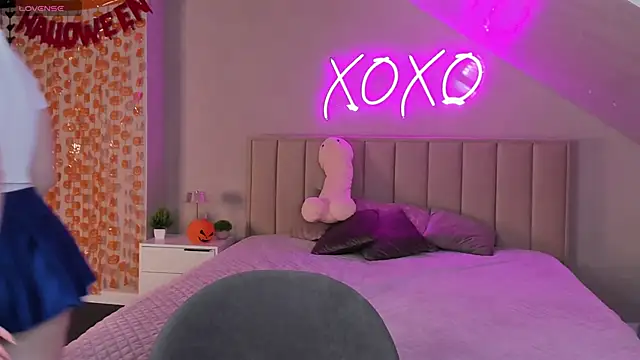 Joyce_Howard's cam snapshot