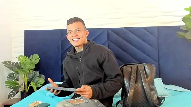 MrJustin_'s cam snapshot