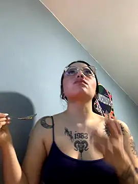 Naomii2's cam snapshot