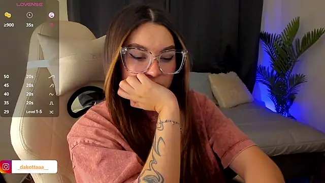 dakottaa_'s cam snapshot