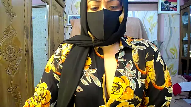 SeductiveMahira's cam snapshot