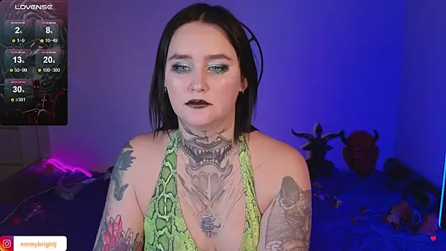 Emmybrightj_'s cam snapshot