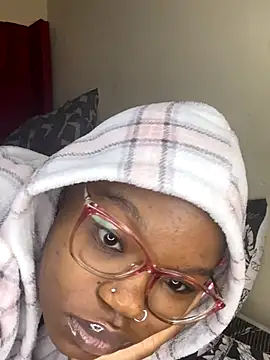 YummyMelanin117's cam snapshot