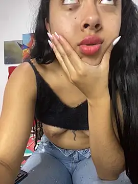 SweetLatiin_'s cam snapshot