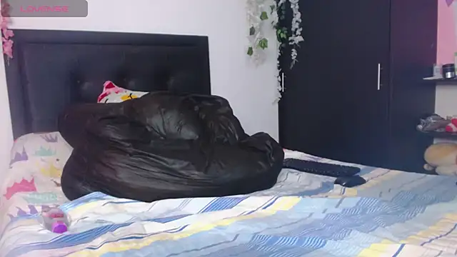 SofiaMartyntr live sex cam