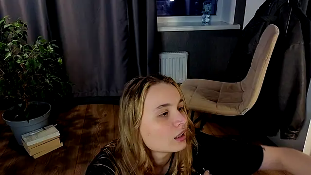 lisa_schiele's cam snapshot