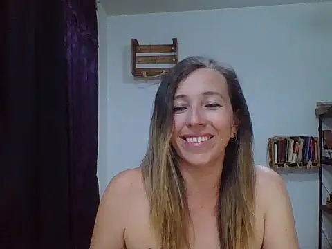 charlott_ponce's cam snapshot