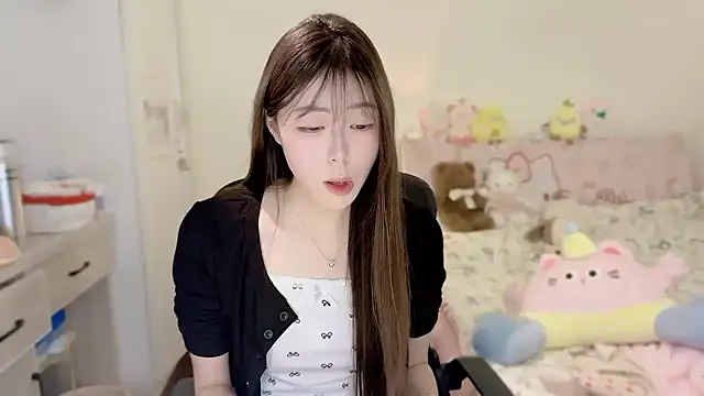 Onecutelittle's cam snapshot