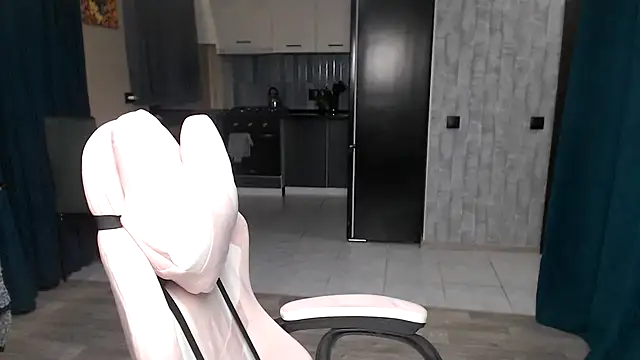 Reginasmilee's cam snapshot