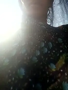 Juhi_chawla's cam snapshot