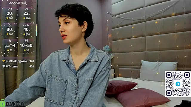 Adeline_Perle live sex cam