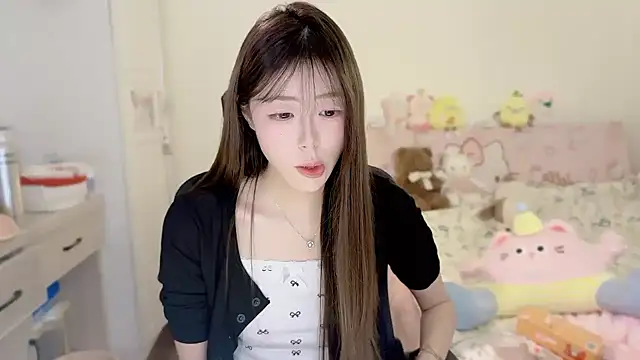 Onecutelittle's cam snapshot