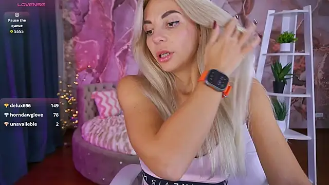 BellaRayyy's cam snapshot