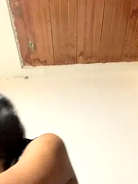 Cami_Leon2's cam snapshot