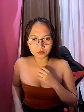 pinayscarlet's cam snapshot