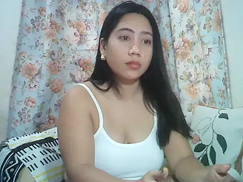 LOVENAYRA1's cam snapshot