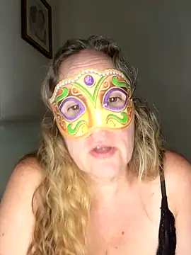 largeboobies30's cam snapshot