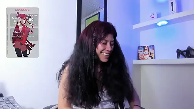 Raven_Rouge_'s cam snapshot