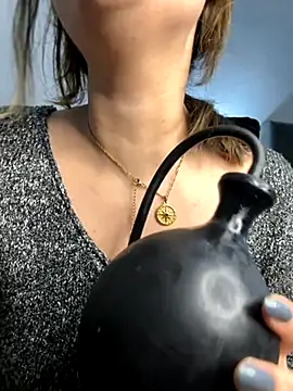 Zyrella live sex cam