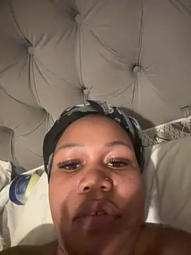 GoldenAss07's cam snapshot