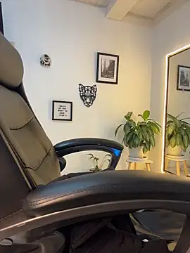 Elian_savoy live sex cam