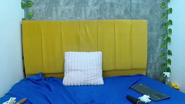 amara_leoncm's cam snapshot