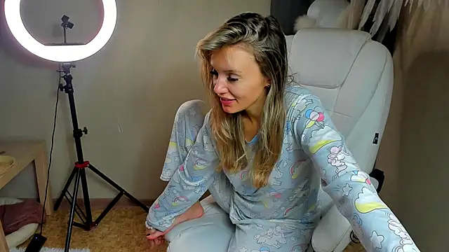 foxy_blond's cam snapshot