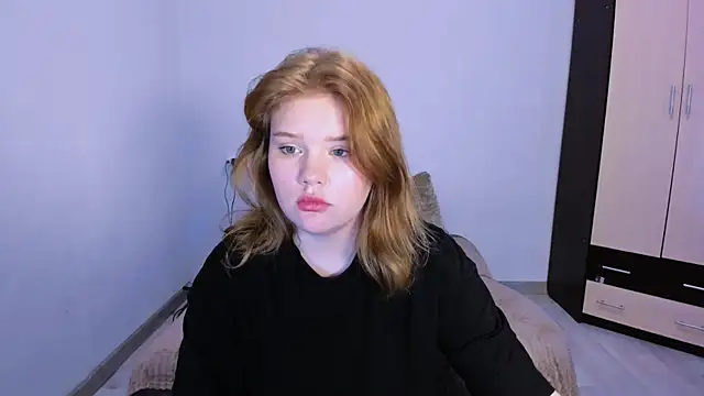 LaseyMoon's cam snapshot