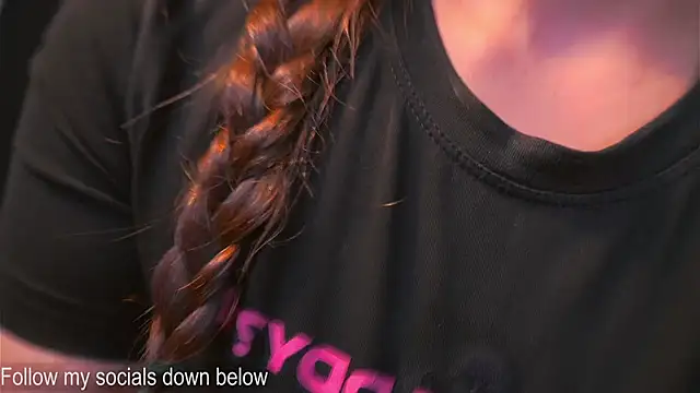 karolineneuer_'s cam snapshot