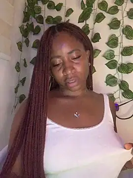 MISSMAYMADMYDAY's cam snapshot