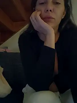 LadySaraah34's web cam