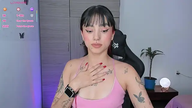 Lizzie_corner_v's cam snapshot