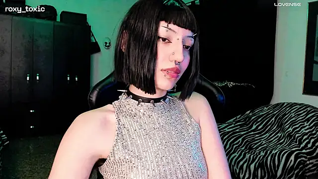 roxy_toxic's cam snapshot