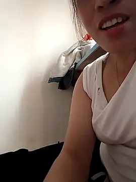 Maymay0033's cam snapshot