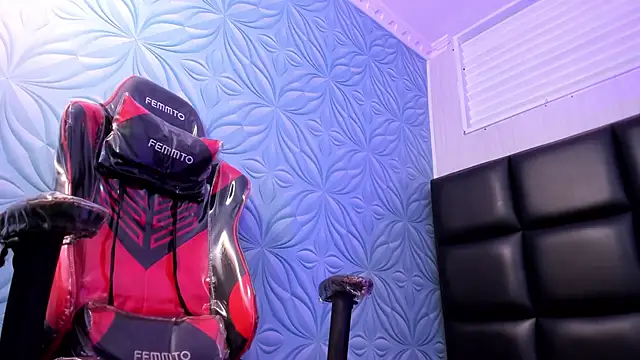 Milk_max_18 live sex cam