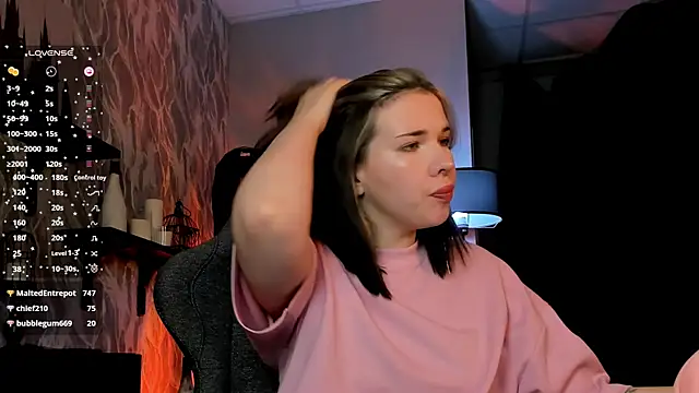 AliceSunday's cam snapshot