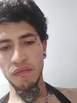 Tattoboy19cm's cam snapshot