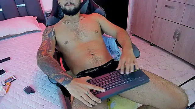 noah_corvelle's cam snapshot