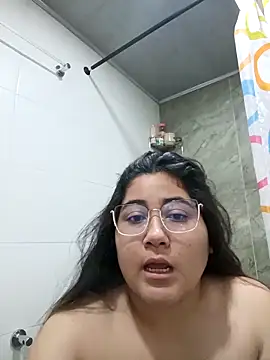 _mari_lunna_'s cam snapshot