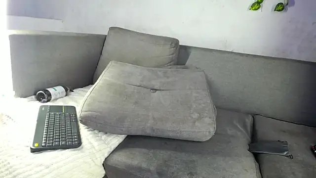 Shanon_hughess's cam snapshot