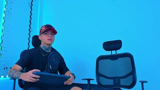 HOT_boy2025 live sex cam