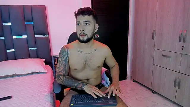 noah_corvelle's cam snapshot